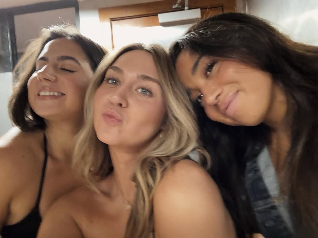 Signed, sealed , staying together \ud83e\udd73\ud83d\udc95\n\nFull unit availability in 2x2s and 4x4s \ud83c\udfe0 secure housing in these floor plans and receive a $250 gift card \ud83e\udd11\n\nAlready a resident ? Renew your lease and receive a $300 gift card \ud83d\ude09 *\n\n*applicable on 2x2 and 4x4 floor plans only