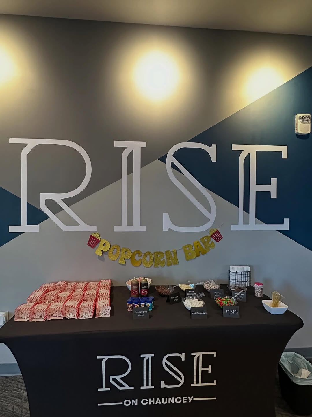Poppin' by the leasing office never tasted so good \ud83e\udd24\n\nPop into the leasing office for our Popcorn Bar \ud83c\udf7f\n\nWeather you desire something sweet and delectable or salty and savory! We have the taste for you! See you soon! \n\n