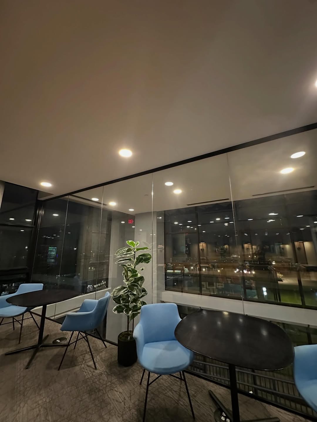 \ud83d\udea8Office Hour Update\ud83d\udea8\n\nOur team is unplugging for the holiday \ud83e\udd83! Office is closed Thursday and Friday - we will be back Saturday @ 10 AM \n\nOur amenities will be open to residents on site \ud83e\udd73\ud83d\ude1b\n\n