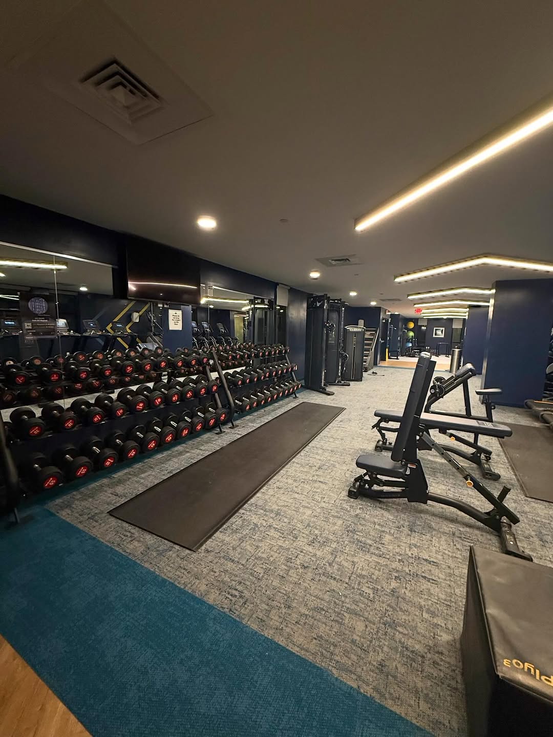 Happy New Years Eve \ud83c\udf7e\ud83c\udf89\n\nWishing everyone a happy new year \ud83c\udf8a bring in the new year and start your goals off right with our 24\/7 fitness center \ud83c\udfcb\ud83c\udffb or hit the books harder in the study lounge \ud83d\udcda\n\nOffice closes at 1 PM today and closed on New Years Day , but amenities will be open for use \ud83e\udd73