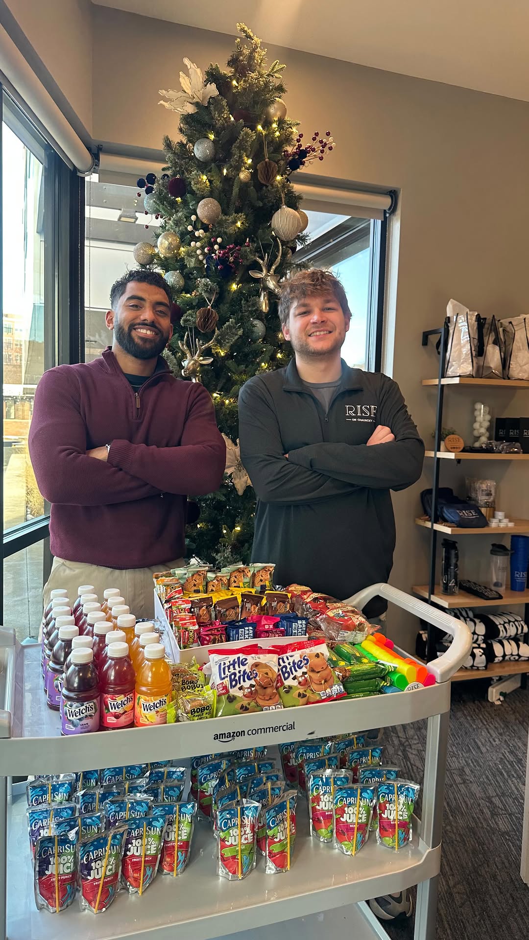 Flashback to fueling brains and study gains \ud83e\udde0 \ud83e\uddc3 \ud83c\udf6a \n\nFinals are over ! Now it's time to kickback and relax this winter break! \n\nAny guesses for January events at Rise? \n\n