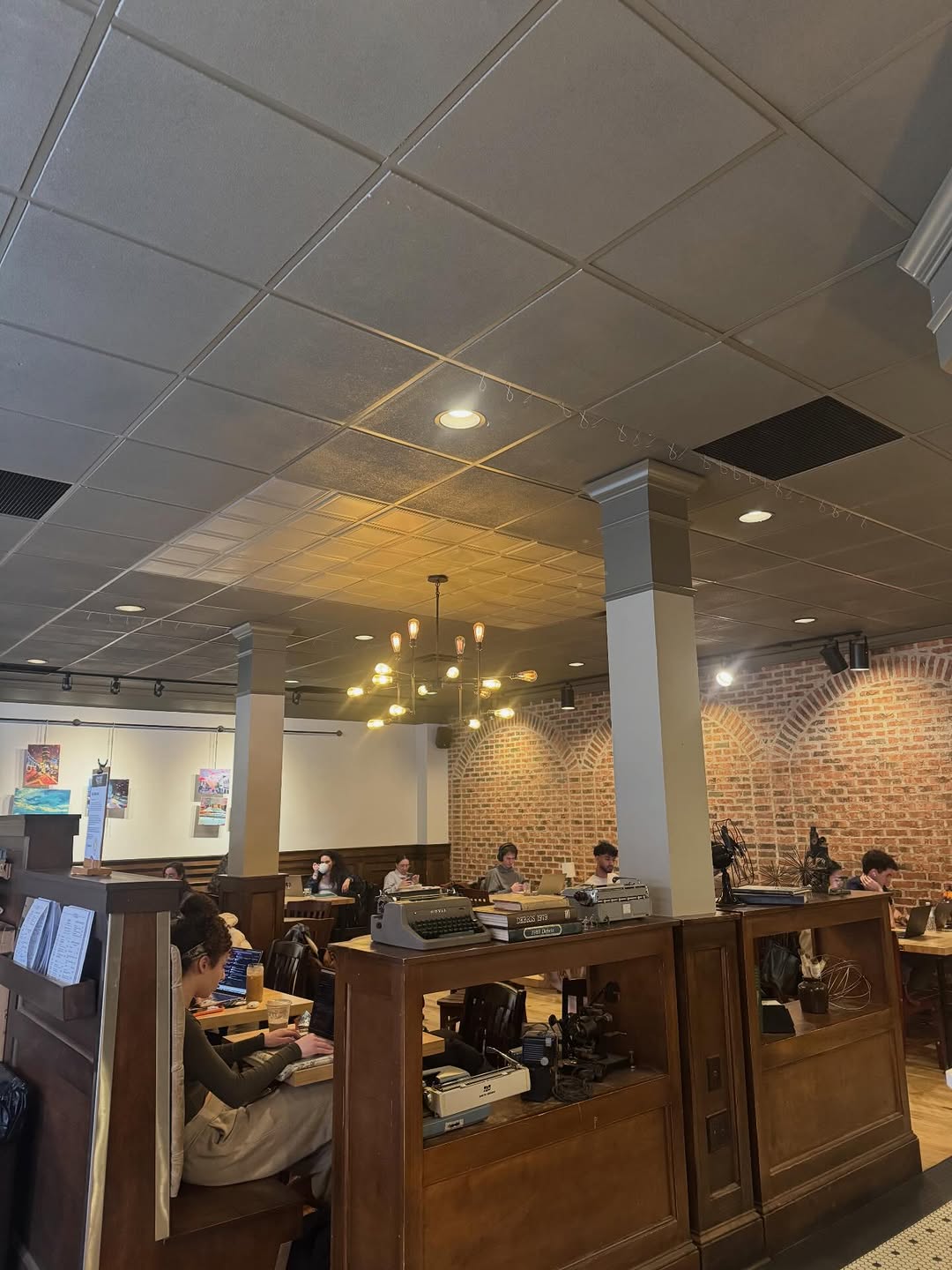 Midterm week is almost done! Let us help you really finish the week strong! Who wants a $20 gift card to Greyhouse? See \u2b07\ufe0f \n\n\u2764\ufe0fLike this picture \n\u2615\ufe0fTag who needs this \n\nWinner will be announced tomorrow!