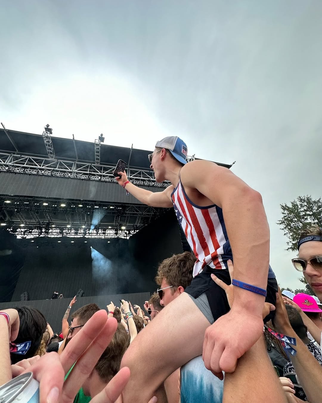 \ud83c\udfc1 TOUR TO WIN \ud83c\udfc1\n\nTour our community by Friday at 3PM for your chance to win 2 VIP Snake Pit Tickets + Indy 500 General Admission! \ud83c\udf9f\ufe0f\ud83d\udd25\n\nDon't miss your chance to experience one of the biggest race weekend events in style.\n\n\ud83d\udccdTour by Friday at 3PM to qualify\n\ud83c\udfce\ufe0f Winner will receive:\n\u2022 2 VIP Snake Pit Tickets\n\u2022 Indy 500 General Admission Entry\n\n